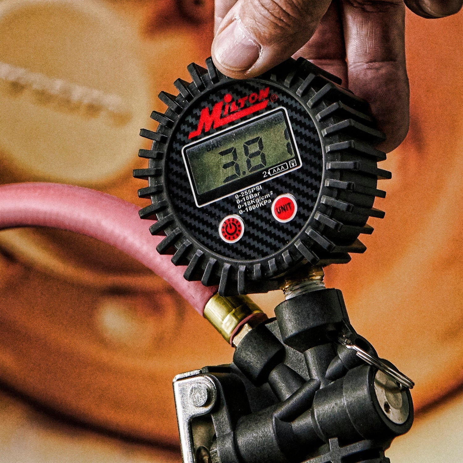 Pro Digital Tire Inflator/Pressure Pistol Grip Gauge - Ball Foot Air Chuck w/Clip, 36