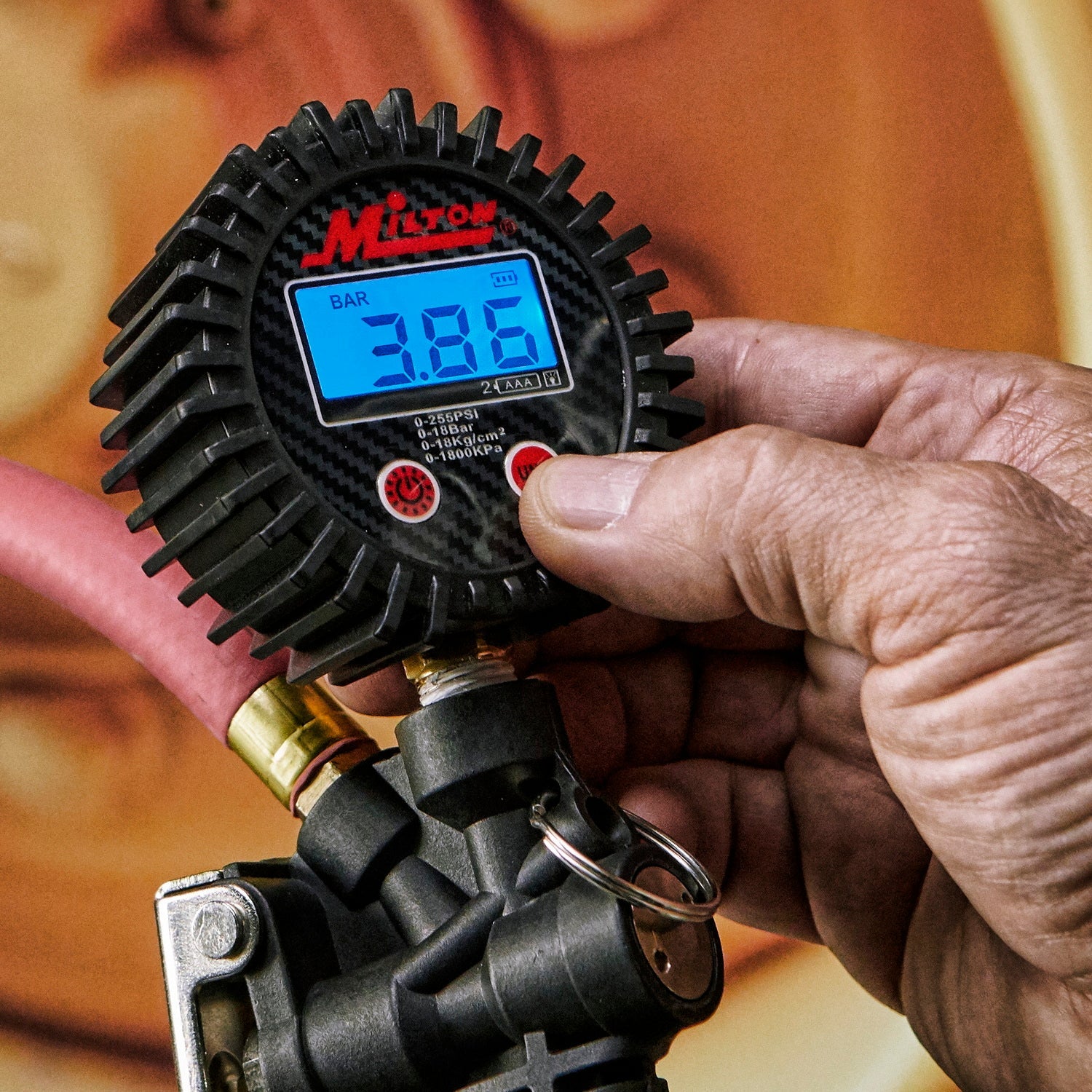 Pro Digital Tire Inflator/Pressure Pistol Grip Gauge - Ball Foot Air Chuck w/Clip, 36